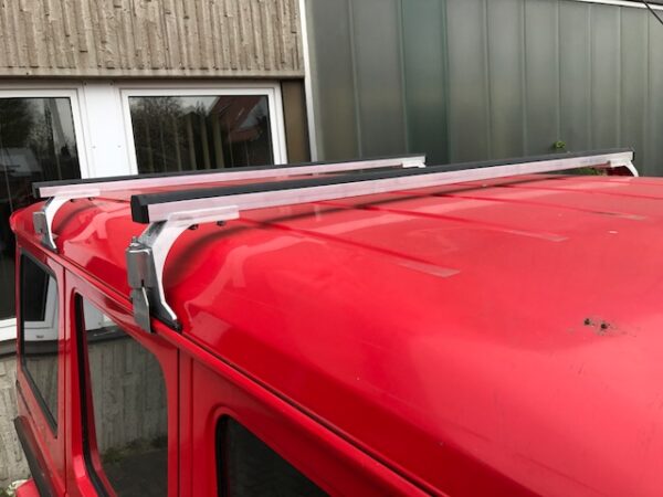Schwerlast Dachträger Querträger mit Fuß  T - M für Mercedes G und viele andere Fahrzeuge mit Regenrinne – Bild 2