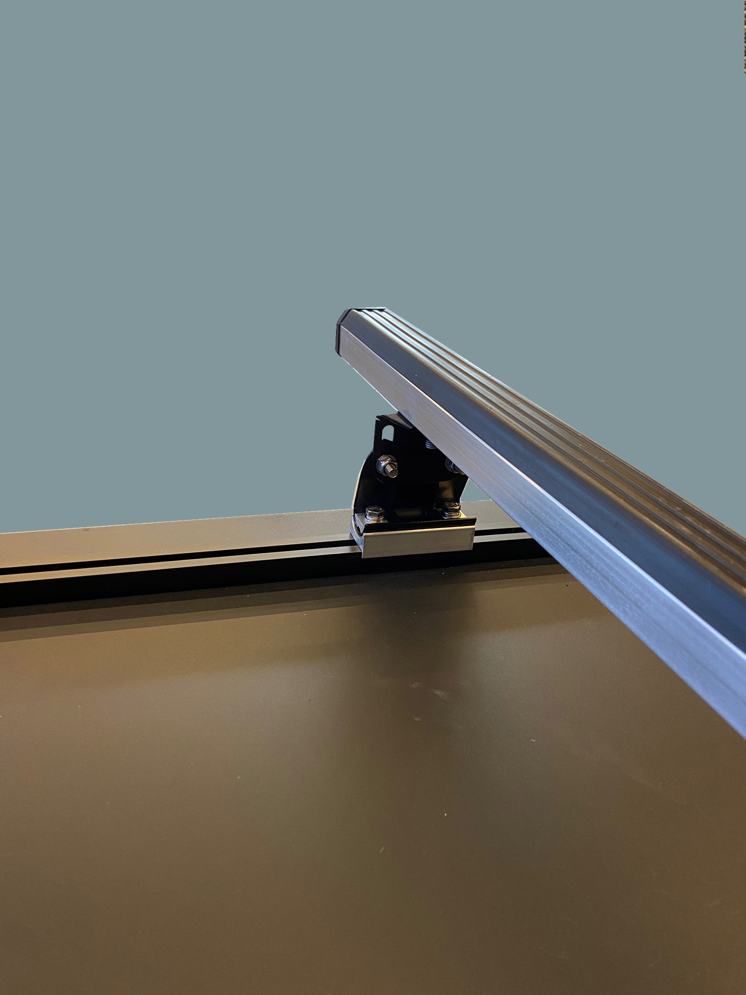 Dachträger mit C-Schiene für Multicab – Bild 3